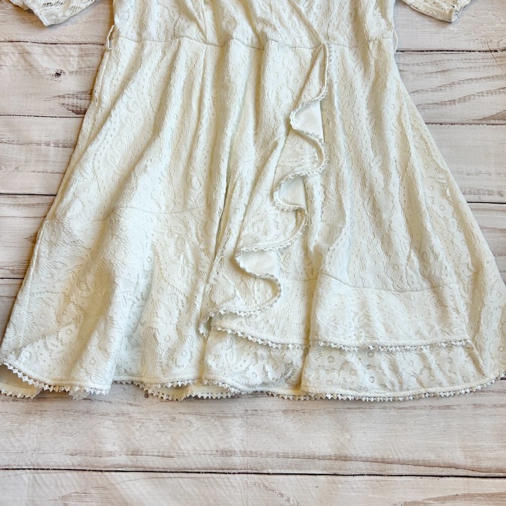 City Chic Garden Kisses White Lace Ruffle Dress Size 22 NWT - Picture 6 of 10